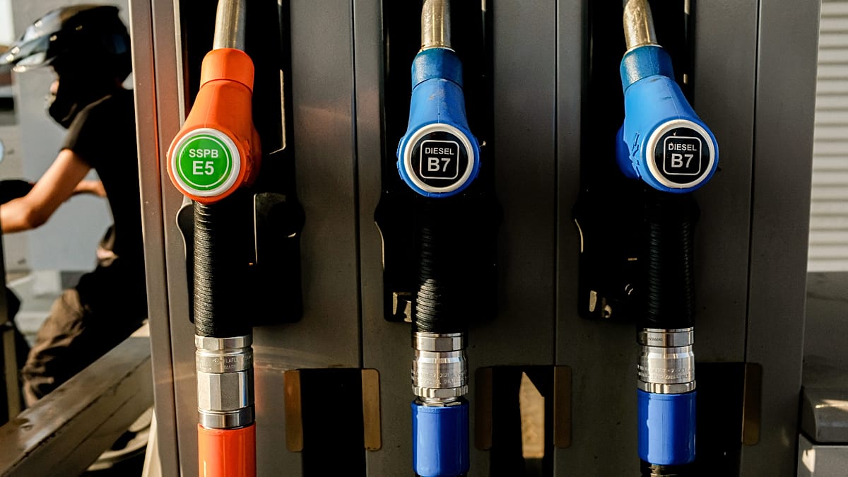 Italy's fuel tax relief ends as diesel prices jump and hauliers warn of strike