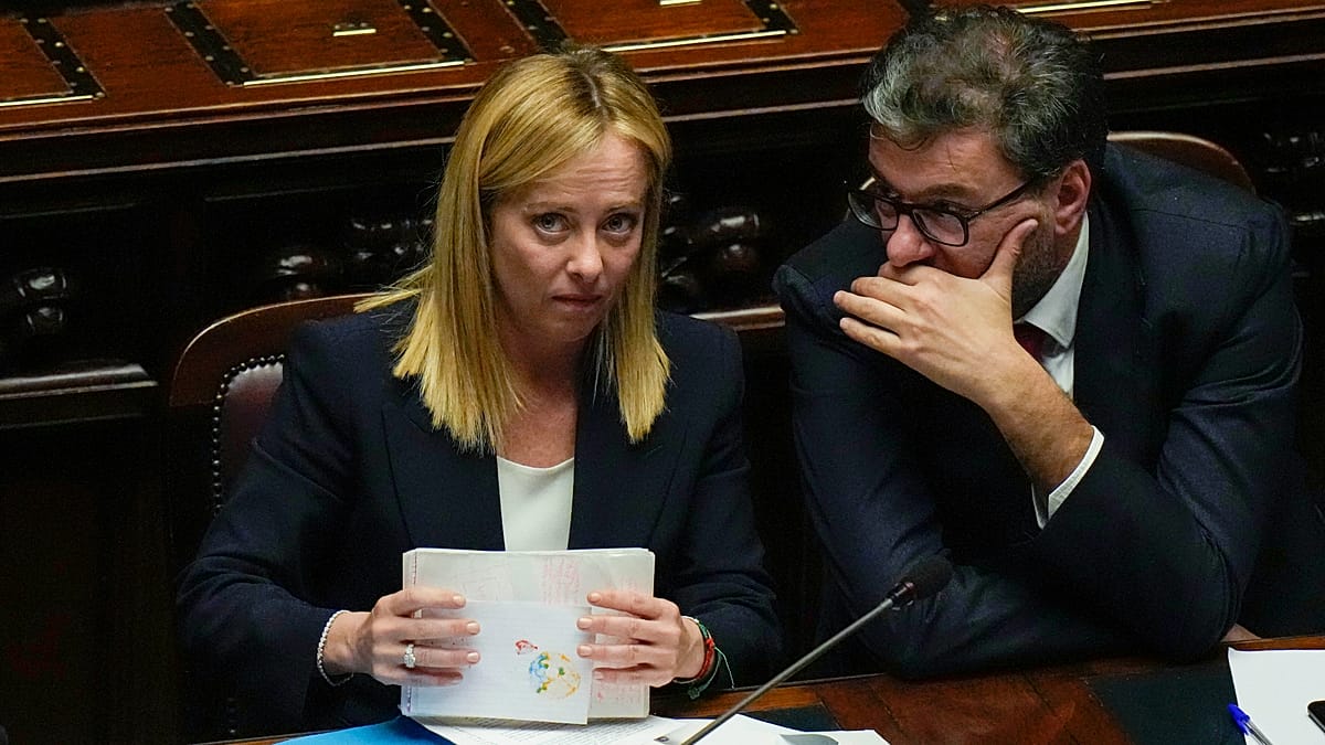 Italy's growth nears 1% but structural woes persist