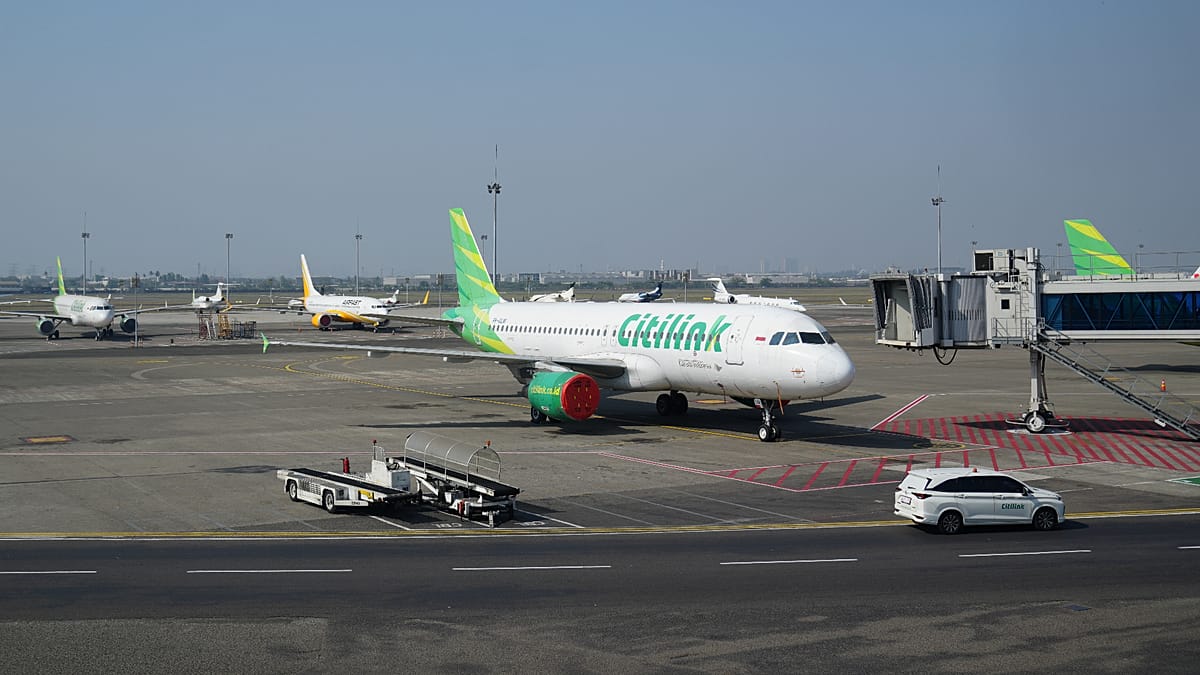 Jakarta airport reopens after Anak Krakatoa ash cloud disrupts flights