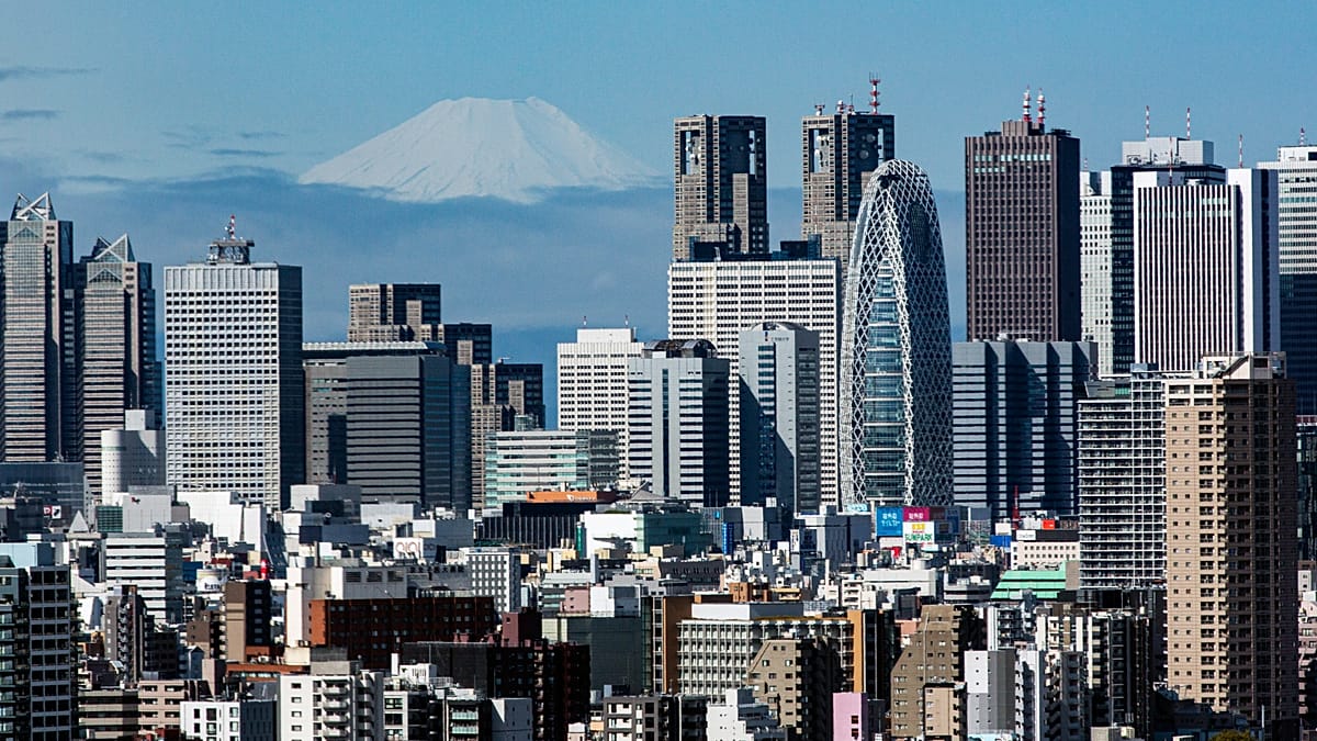 Japan earthquake injures dozens near Tokyo; no tsunami risk