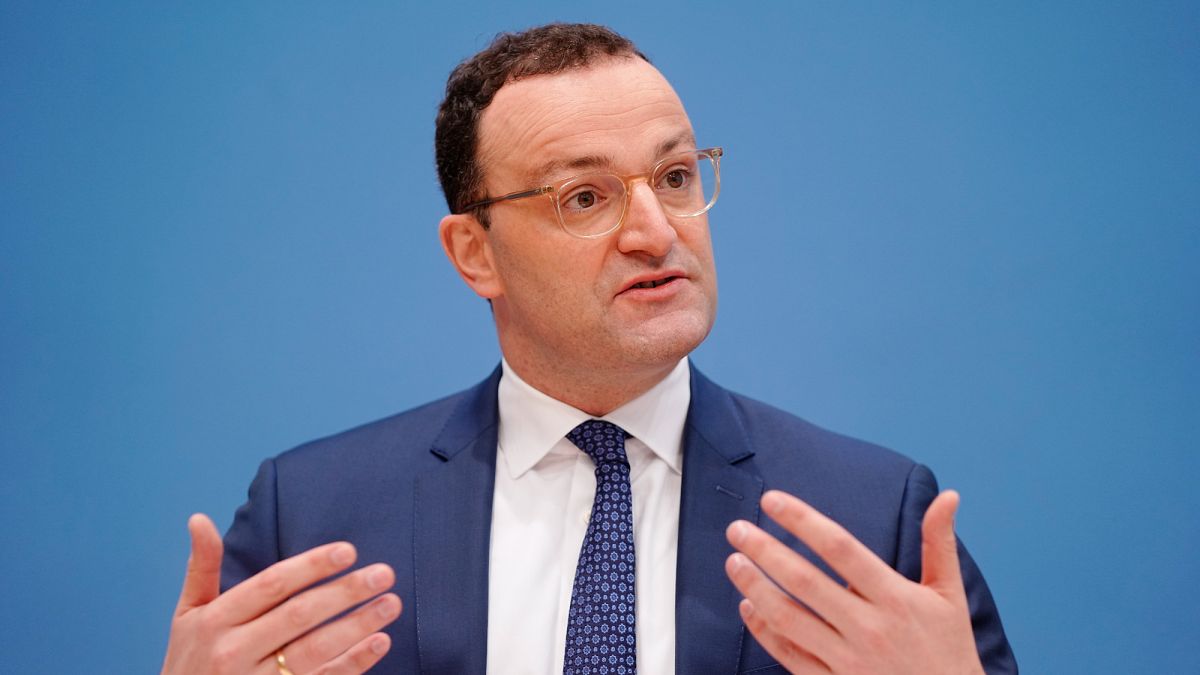 Jens Spahn Resigns as CDU/CSU Parliamentary Leader Over Surrogacy Controversy