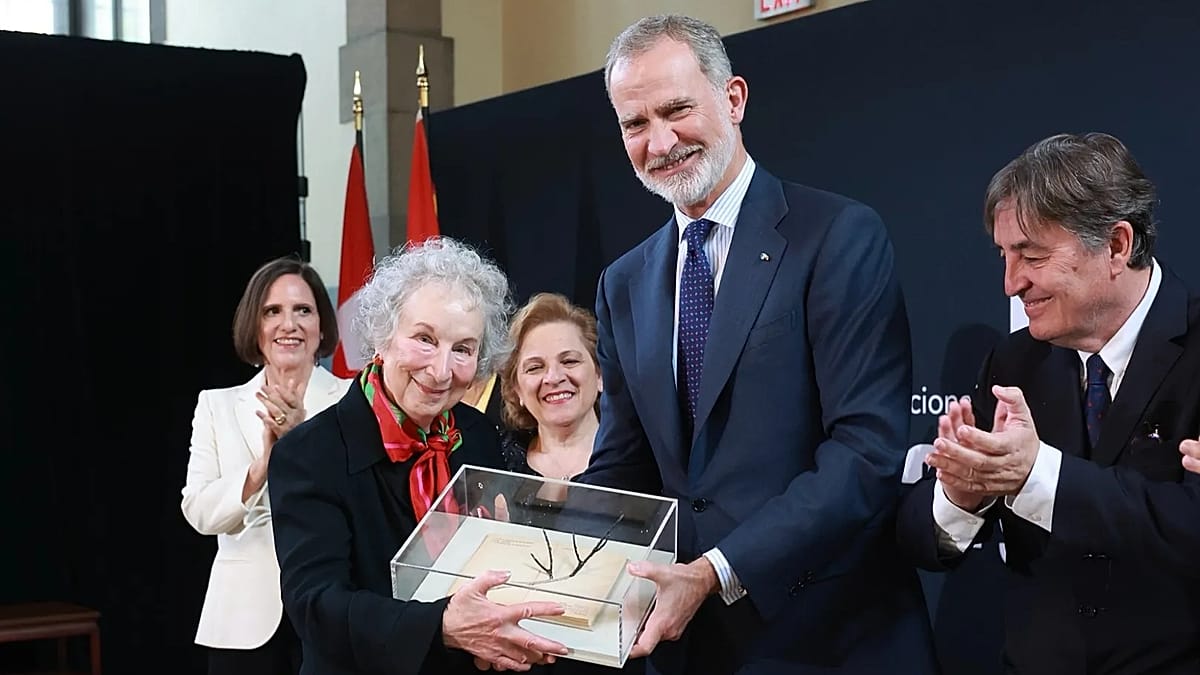 King Felipe VI Awards Joan Margarit Prize to Margaret Atwood in Toronto