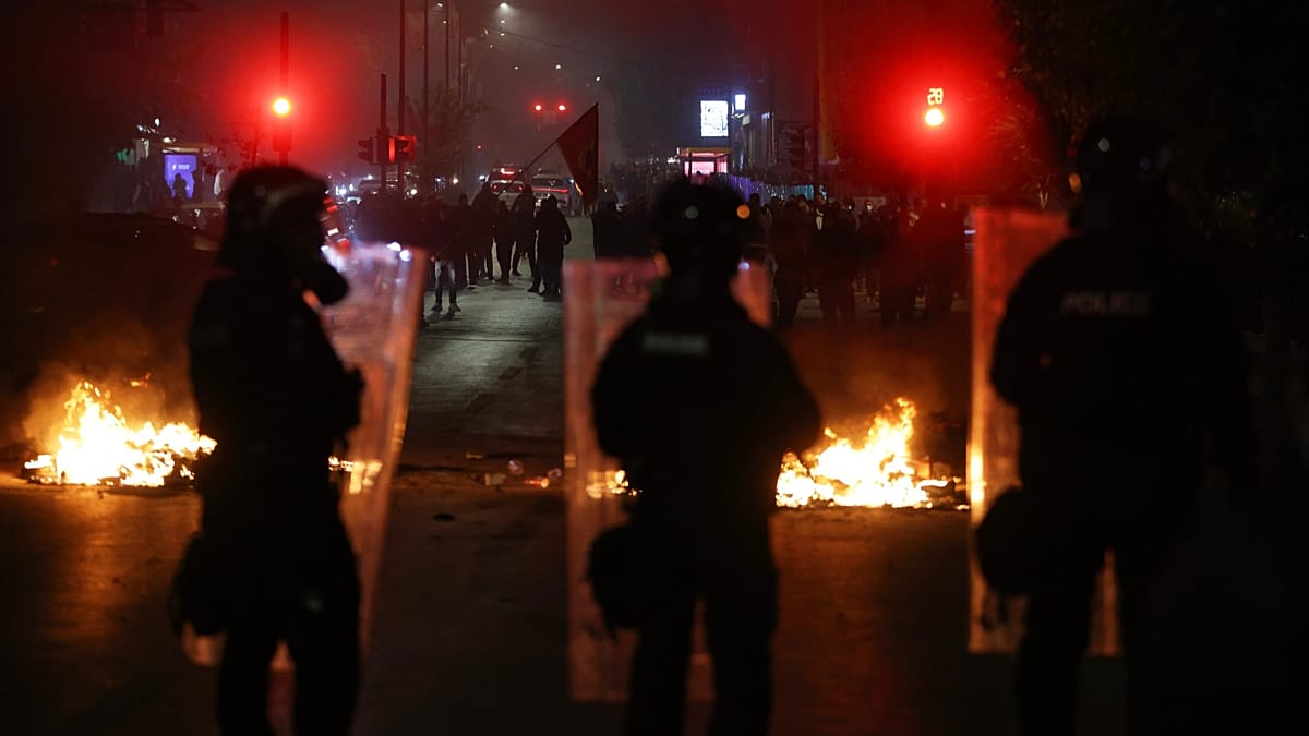 Kosovo police disperse protesters demanding limits on war crimes court