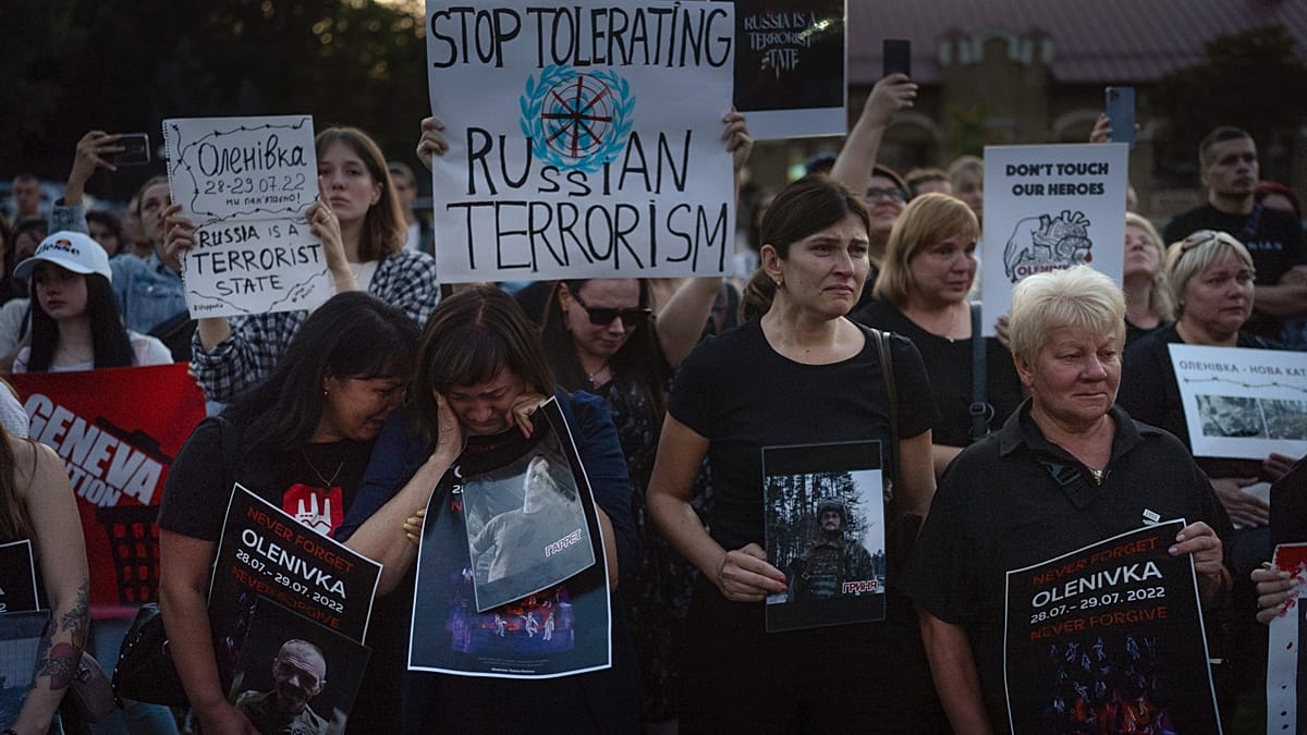 Kyiv Accuses Russia of Executing Hundreds of Ukrainian POWs Since 2022
