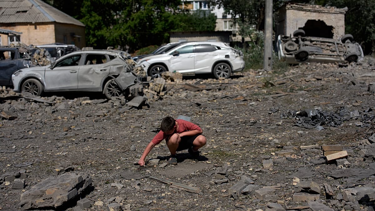 Kyiv's Solomianskyi district counts cost after Russian overnight barrage