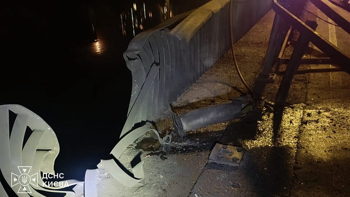 Kyiv traffic chaos as drone strikes force closure of key Dnipro bridge