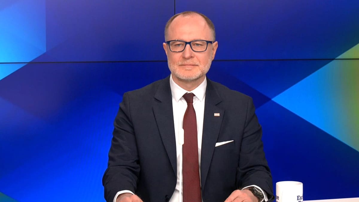 Latvian Defence Minister Confident US Would Honour NATO Article 5