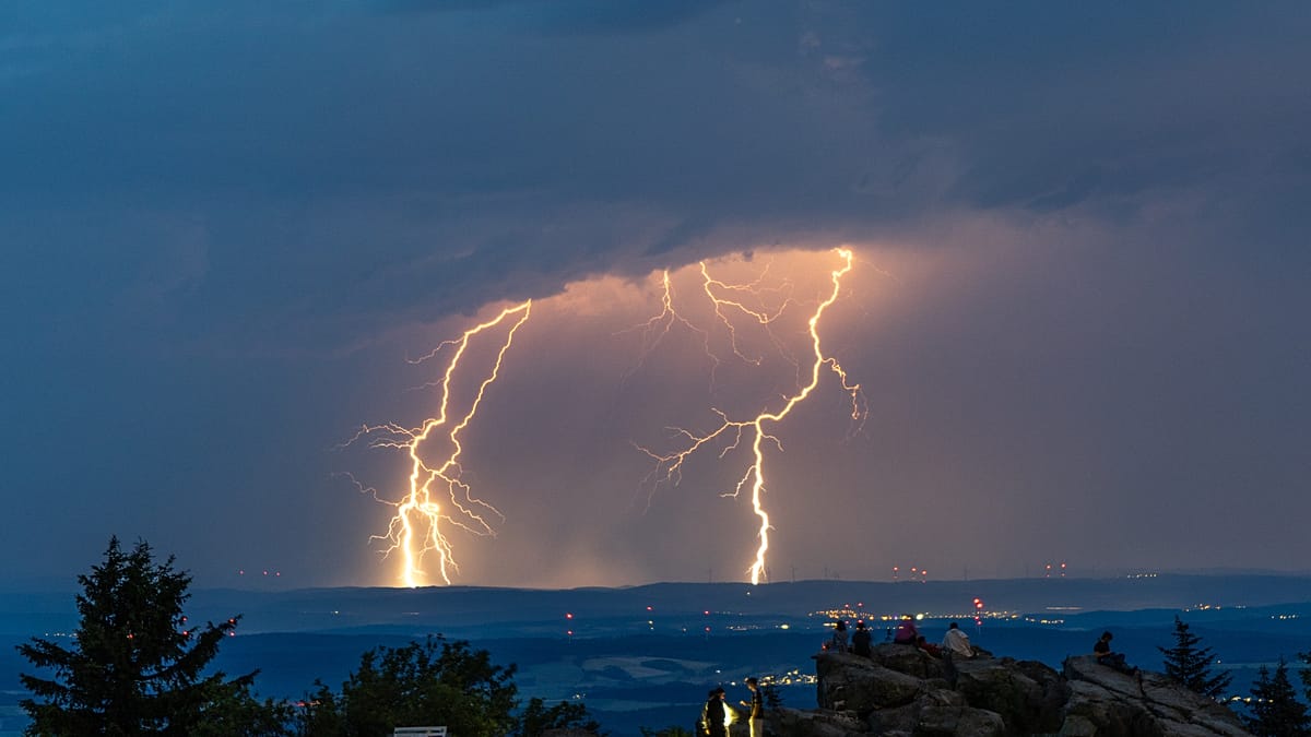 Lightning Strikes Injure Ten at Handball Tournament in Southern Germany