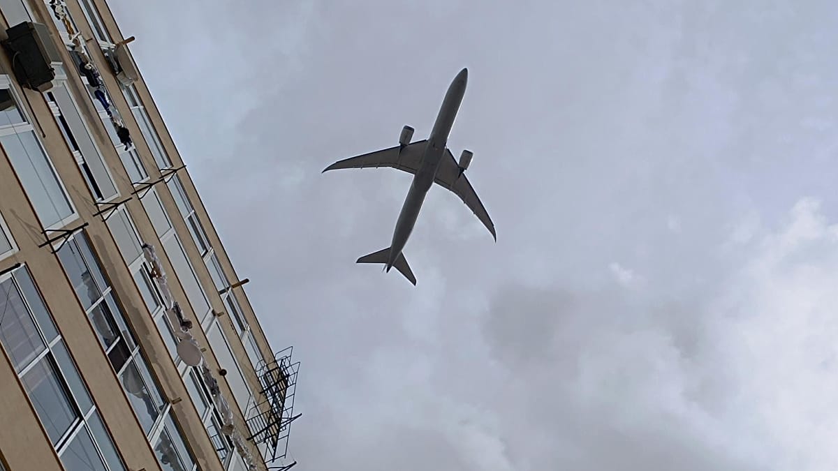 Lisbon plane tracker maps 39,000 flights from a rooftop