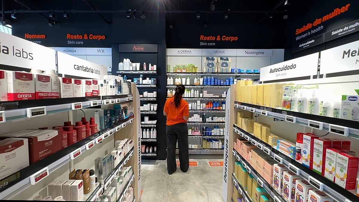 Lisbon's Autonomous Parapharmacy: No Staff, No Queues, Just AI