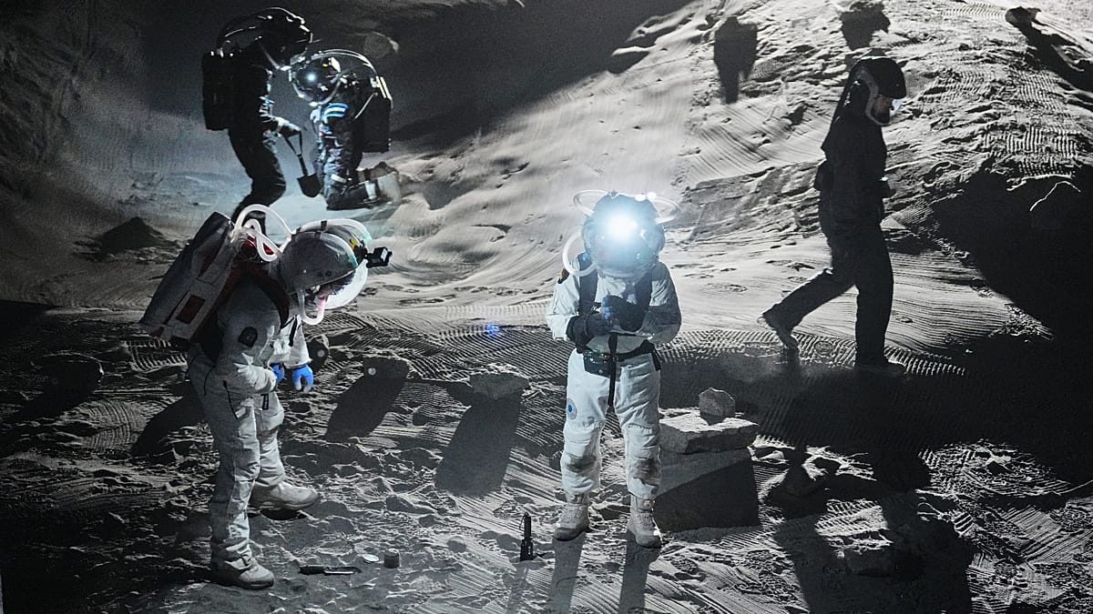 Lunar cities remain a distant dream, new study warns