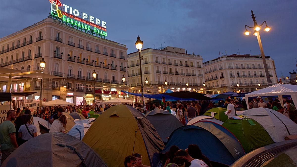 Madrid pensioner, 87, to return home after eviction deal