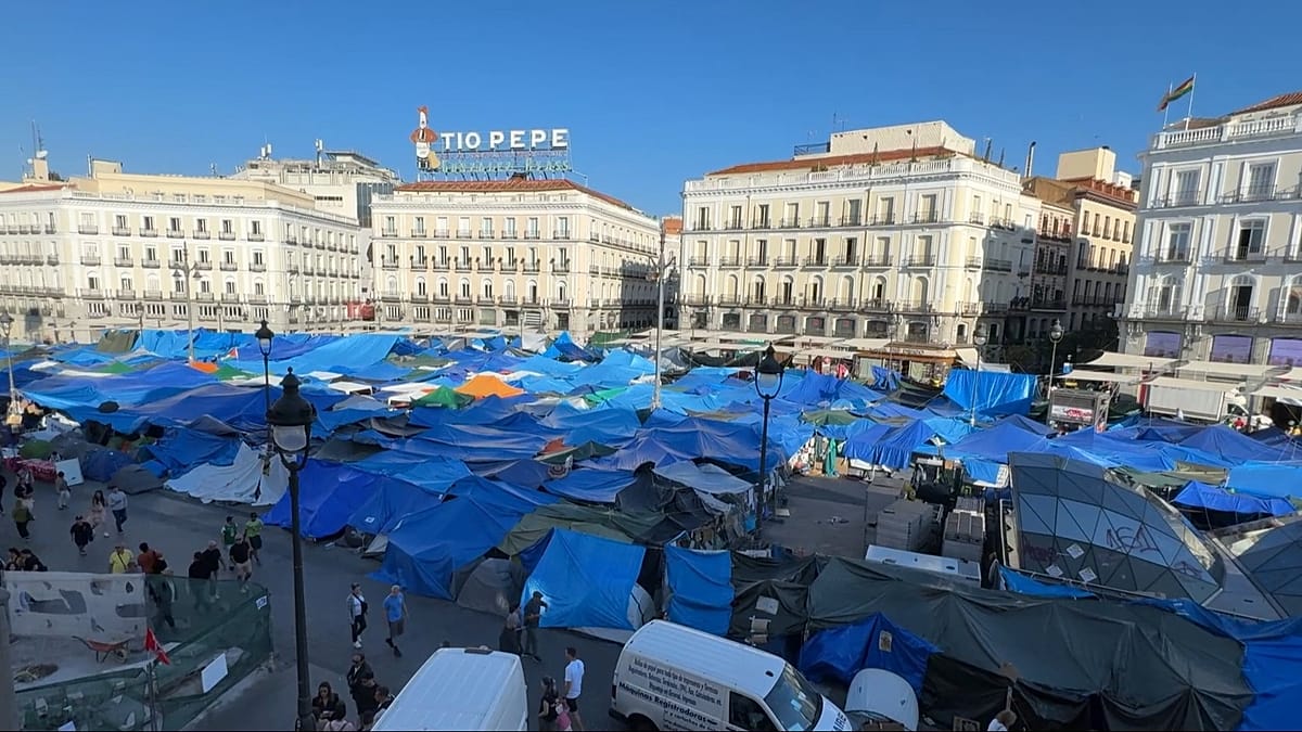 Madrid's Puerta del Sol housing protest endures after two weeks