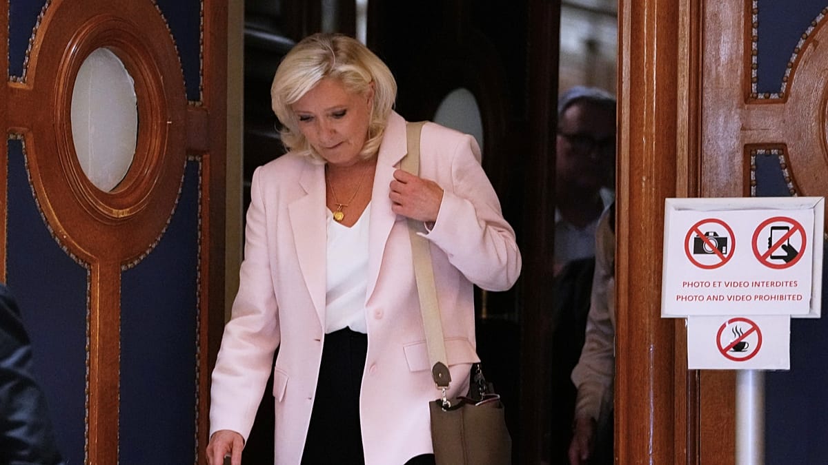 Marine Le Pen Vows to Run in 2027 French Election Despite Embezzlement Conviction