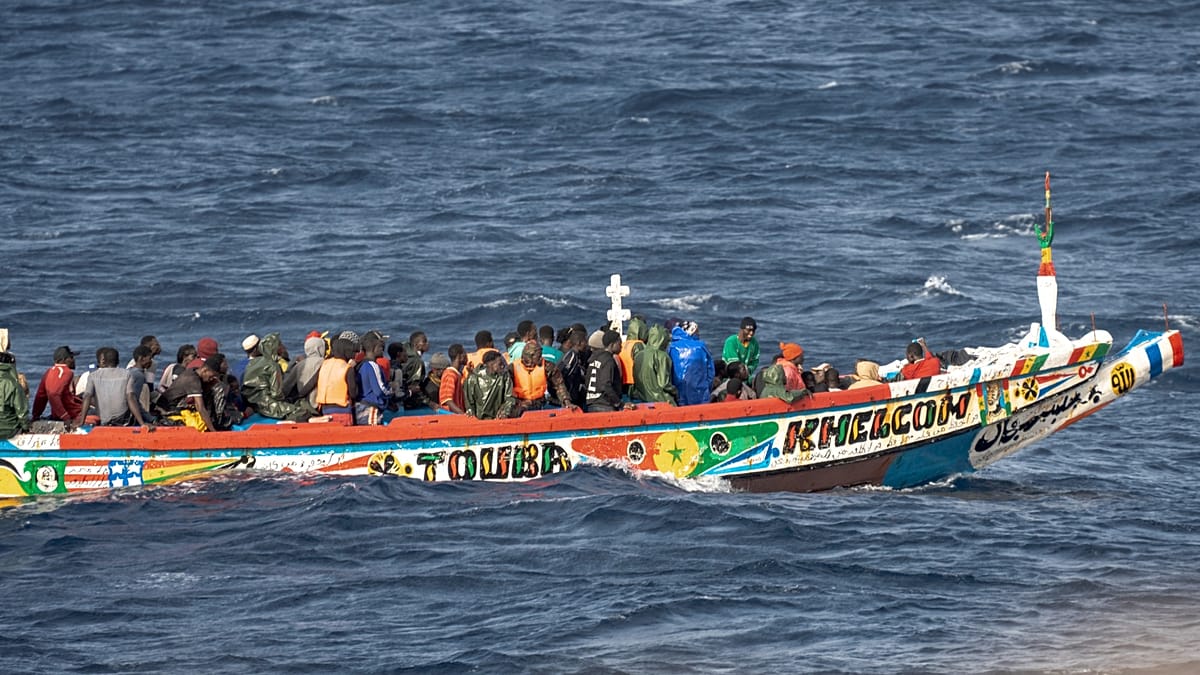 Mauritanian coastguard rescues over 300 migrants from drifting boat