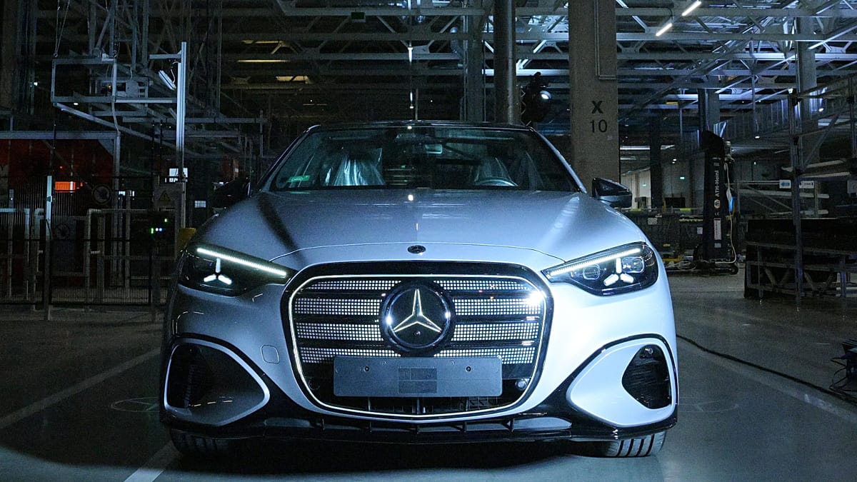 Mercedes-Benz lowers sales forecast despite profit jump as China struggles