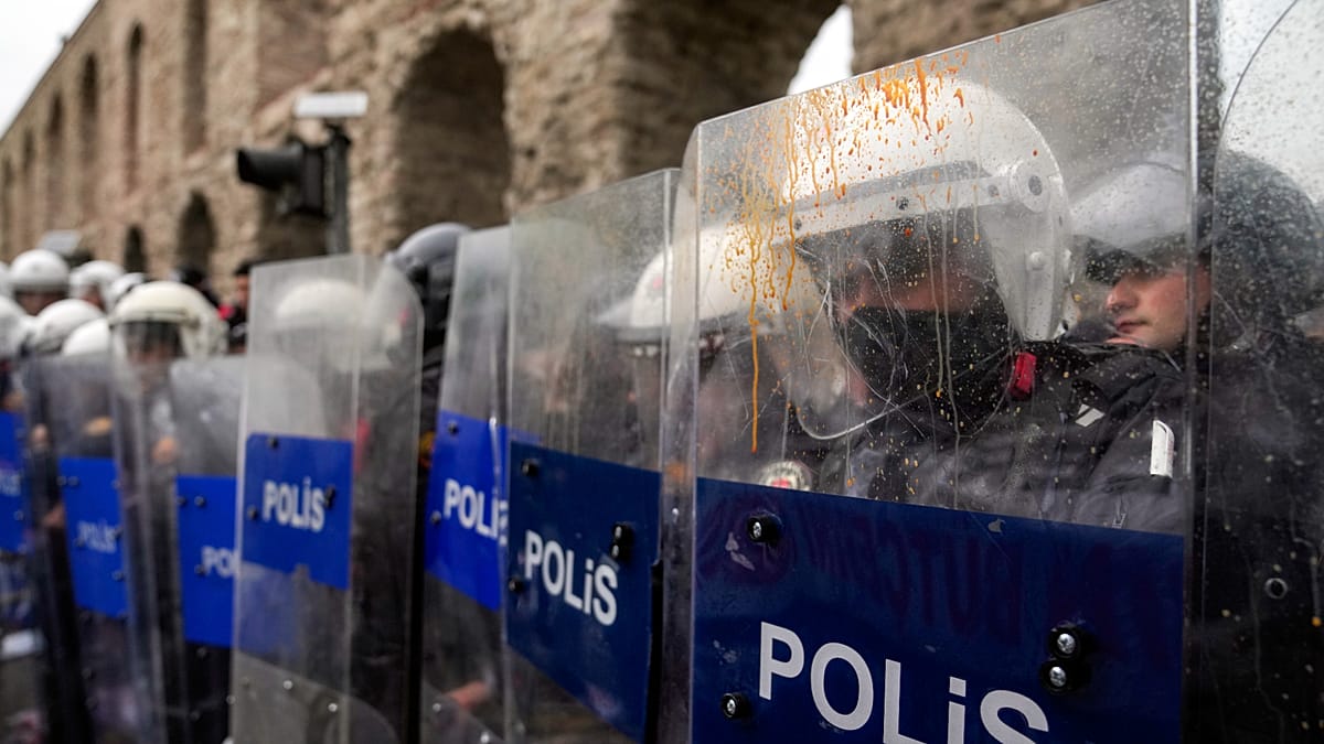 Miners' Hunger Strike in Ankara Enters Second Week Over Unpaid Wages