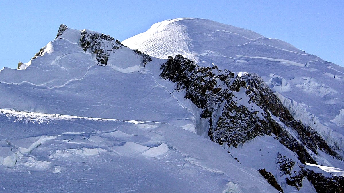 Mont Blanc's summit rises nearly two metres in new survey