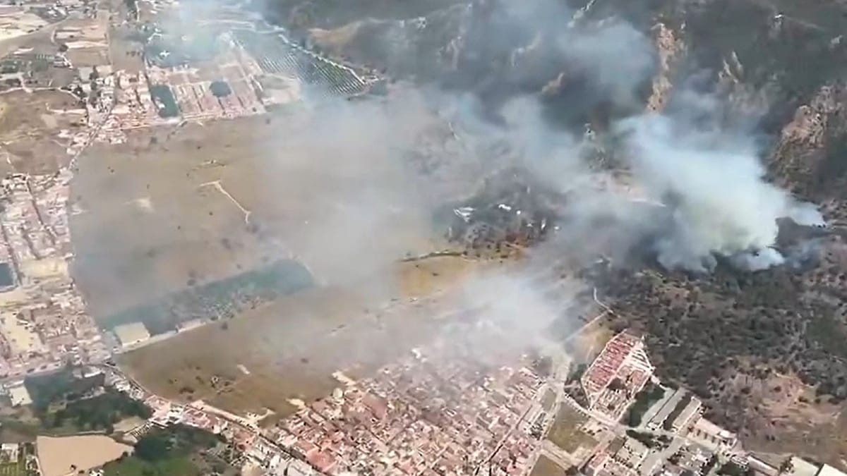 Murcia Activates Military Emergency Unit as Espuña Wildfire Threatens Region