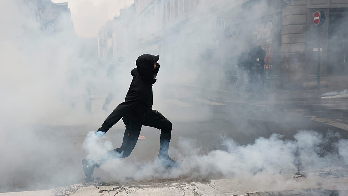 Nearly 1,000 arrested as France sees another weekend of unrest