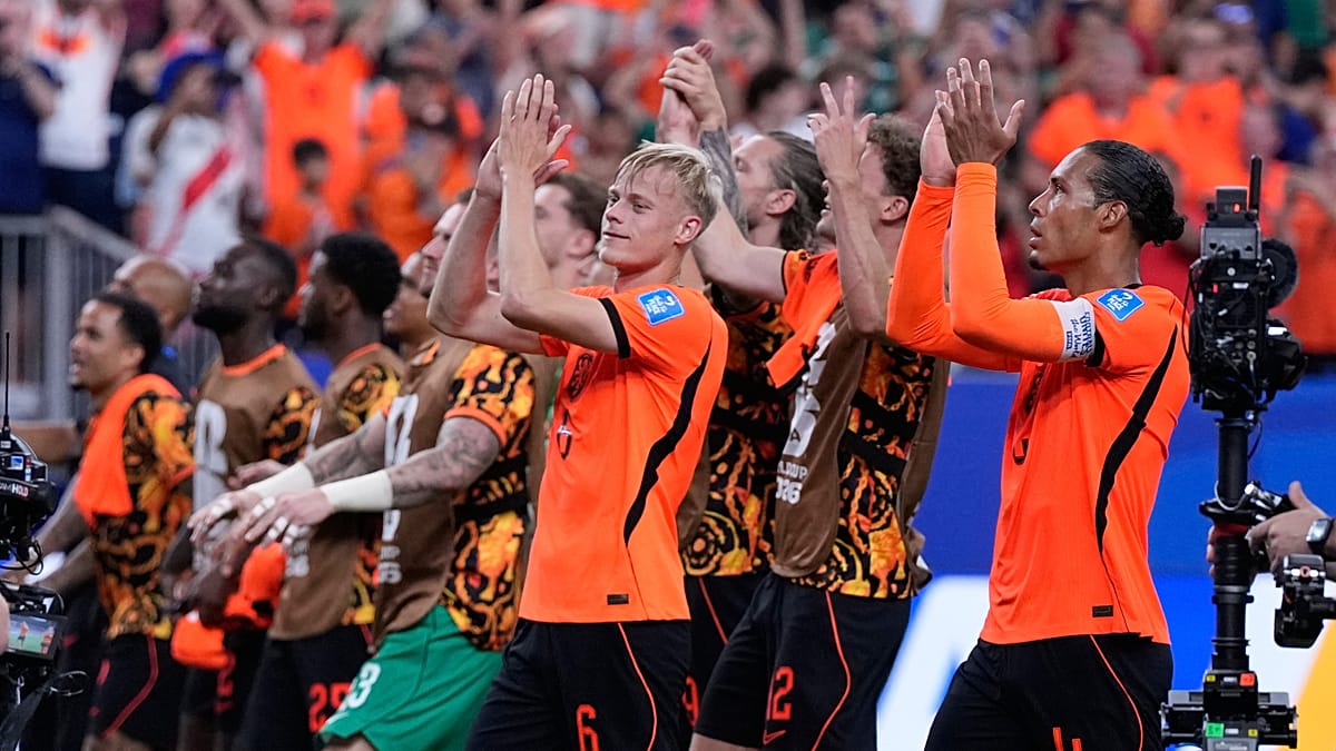 Netherlands Dominates Sweden 5-1 to Top World Cup Group F