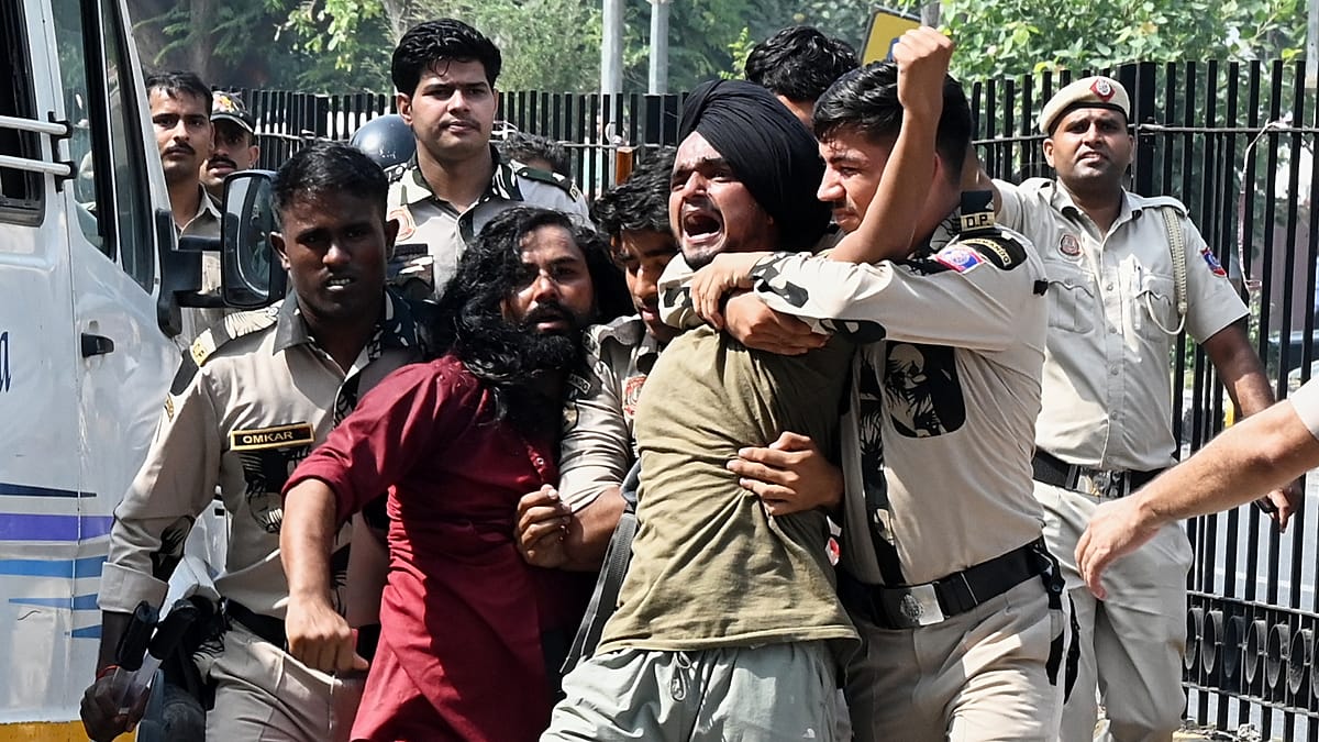 New Delhi police detain 'cockroach movement' leaders amid voter roll protests