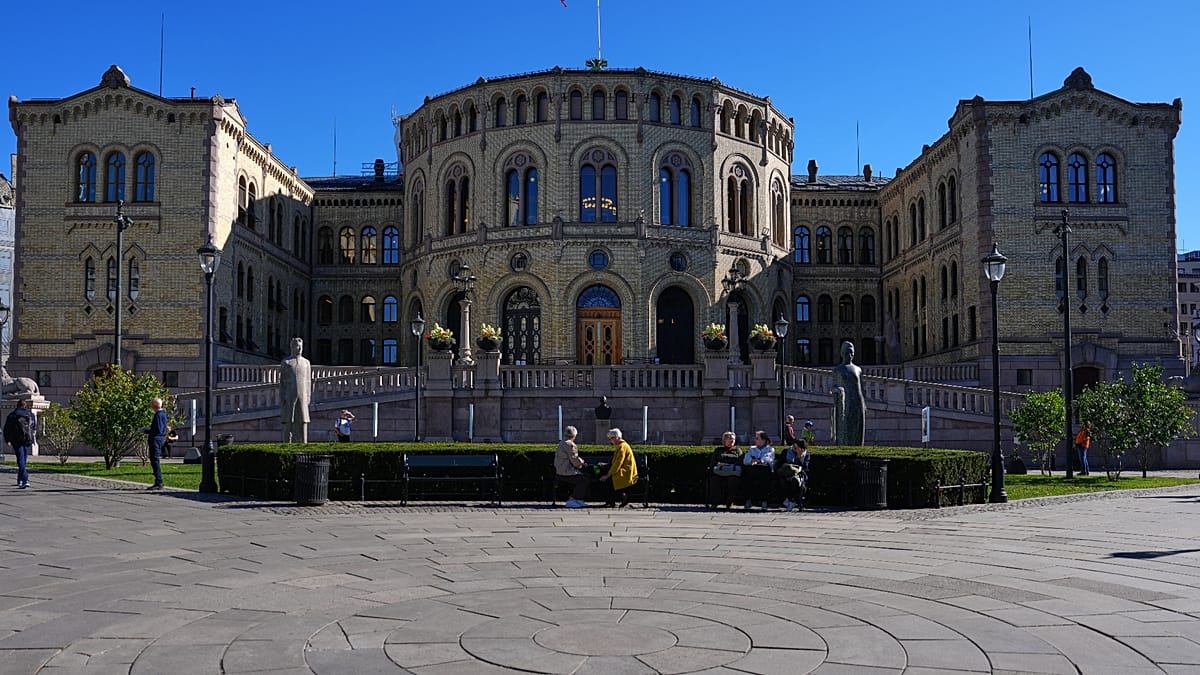 Norway's under-16 online ban to cover games and messaging apps