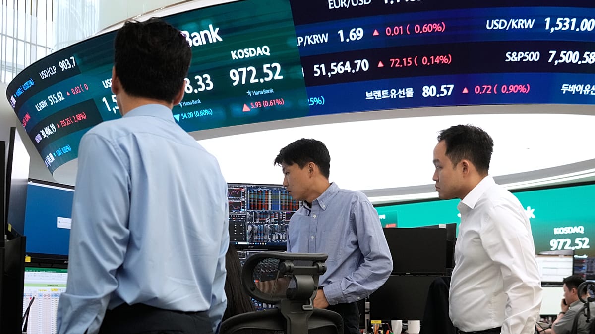 Oil Prices Dip as US-Iran Talks Show Progress, Easing Strait of Hormuz Concerns