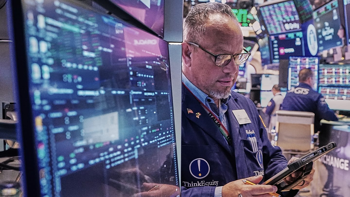 Oil Prices Drop as Markets Rally on Hopes of US-Iran Ceasefire Extension