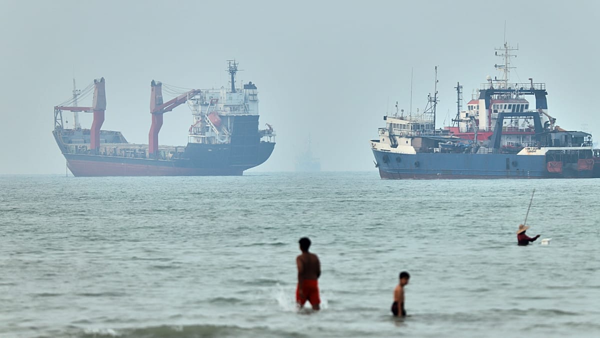 Oil prices slide as US and Iran hold fire in Strait of Hormuz