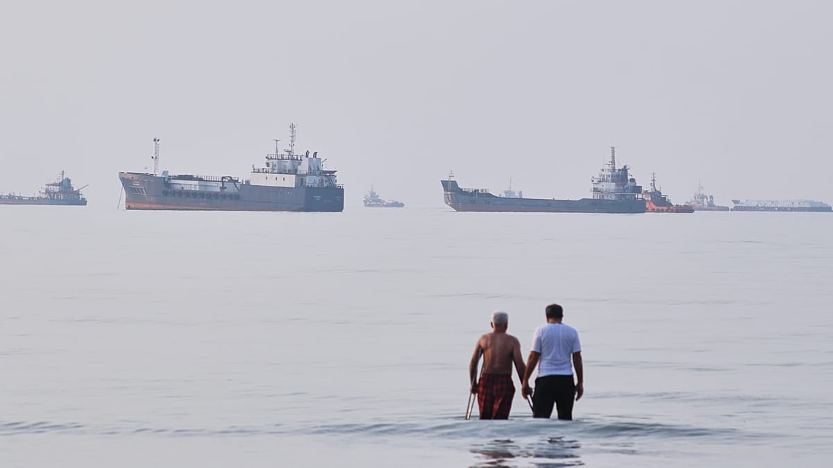 Oil Prices Surge as Middle East Conflict Intensifies, Global Markets Wobble