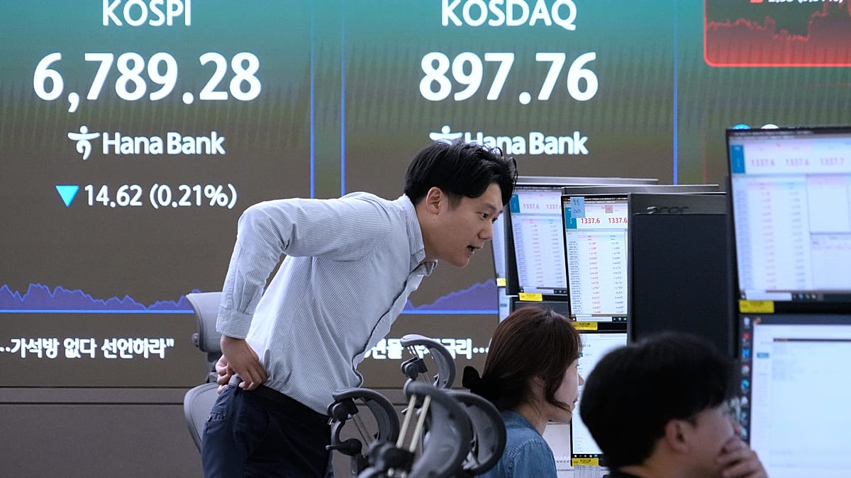 Oil surge hits European markets as Iran war fears intensify