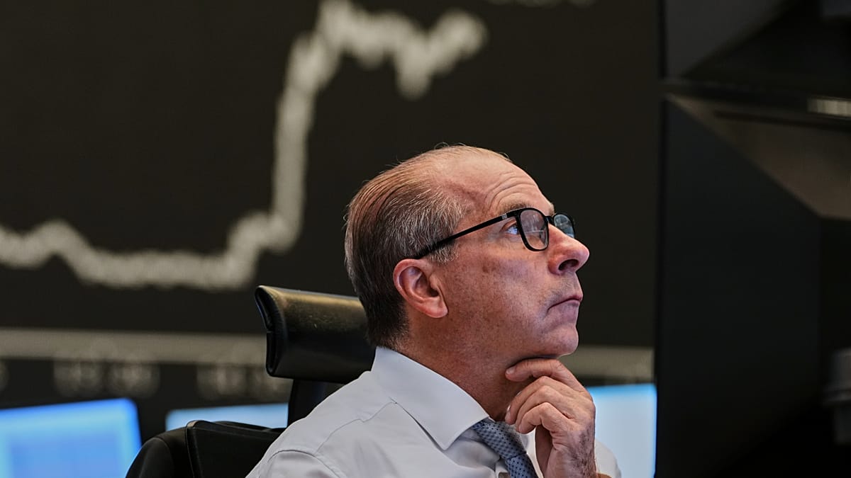 Oil Surges, European Markets Tumble After Trump Declares Iran Ceasefire Over