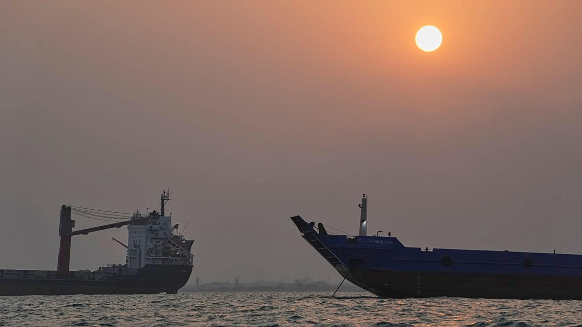 Oil tops $100 as US-Iran strikes rattle Strait of Hormuz