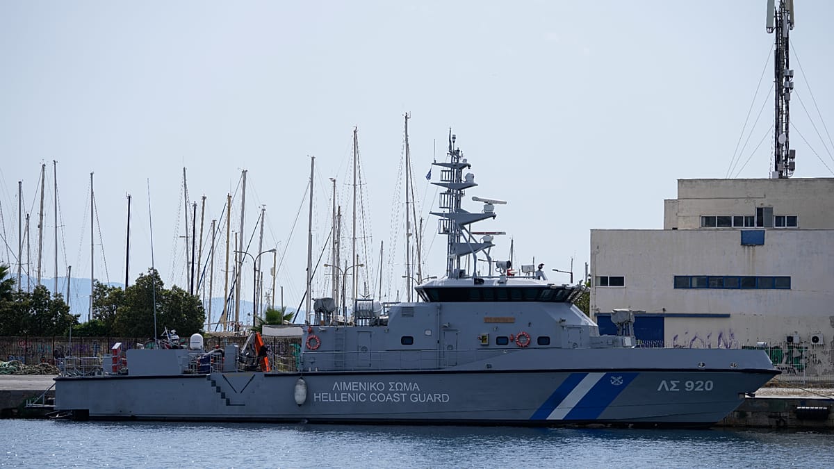 Over 200 migrants rescued in dawn operations off Crete