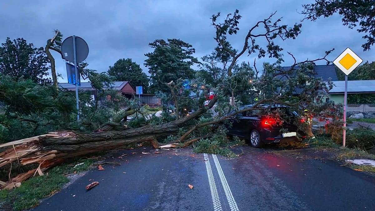 Overnight storms batter Poland: thousands of callouts, flooded homes, power cuts