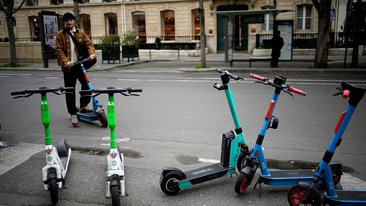 Paris enforces helmet and reflective gear rules for e-scooters