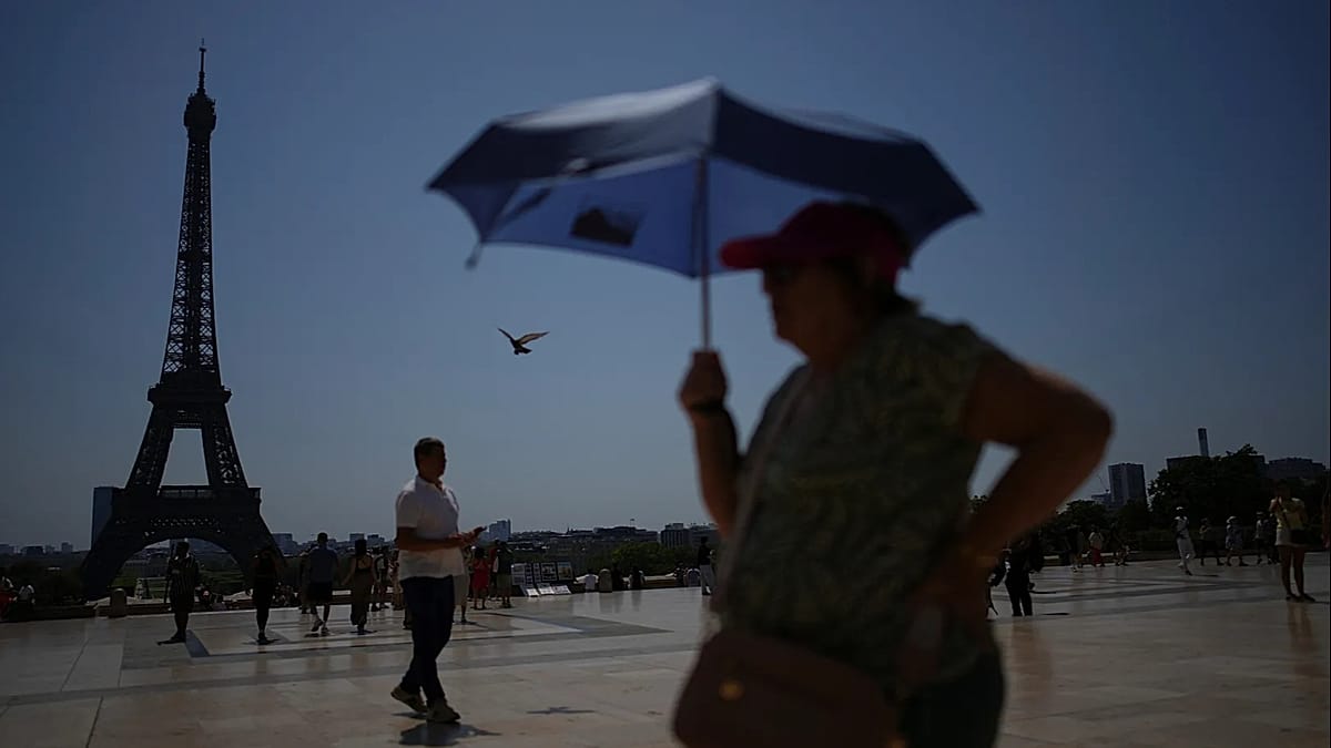 Paris Landmarks Close Early as Third Heatwave Hits France