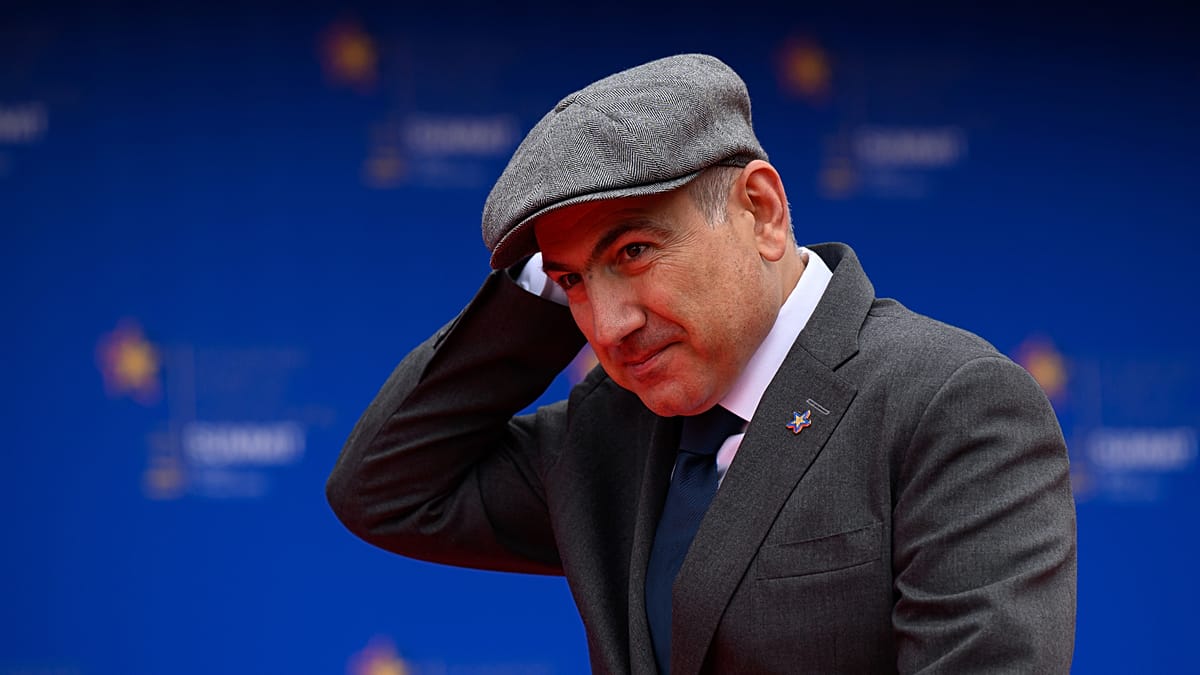 Pashinyan Balances EU Aspirations and Russian Pressure Ahead of Armenian Vote