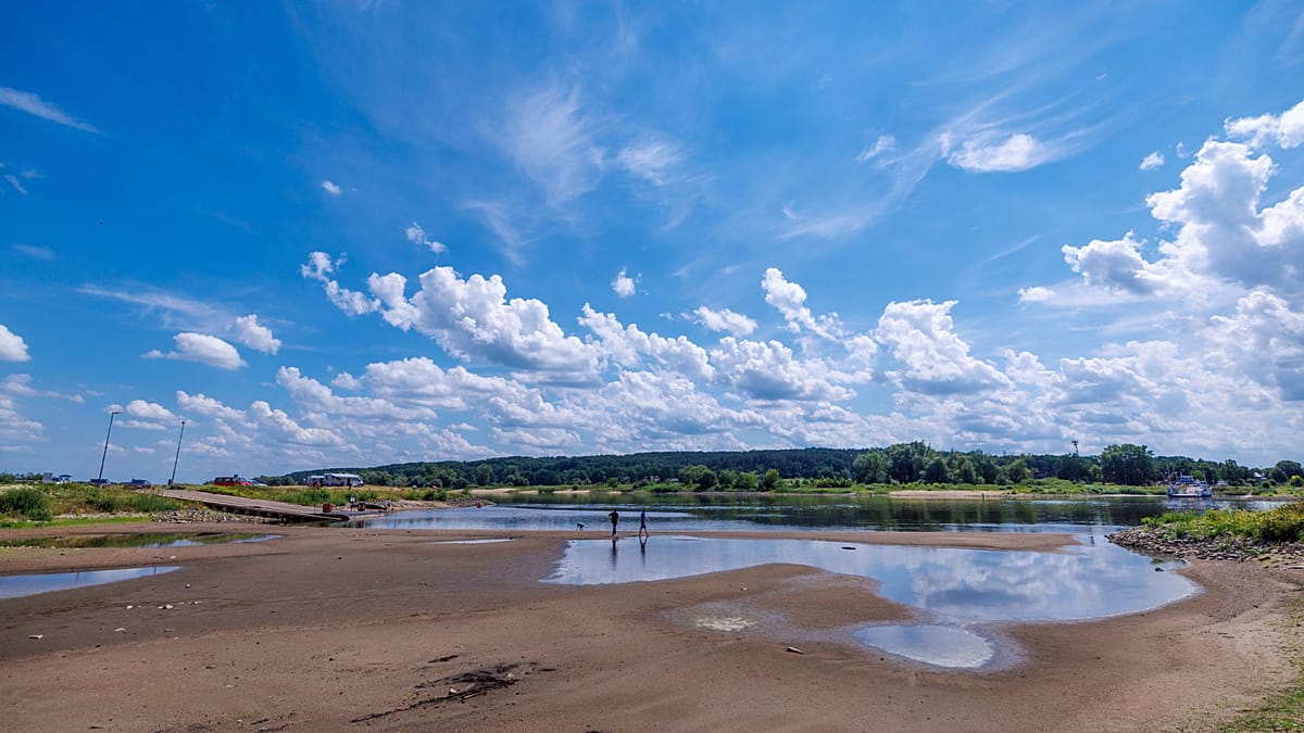 Persistent High-Pressure Pattern Keeps Europe in Recurring Heatwaves