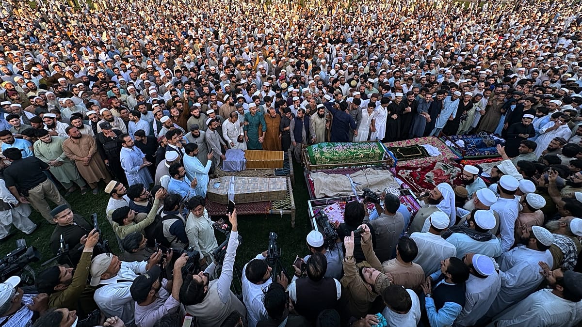 Peshawar school collapse: families of 32 children demand accountability