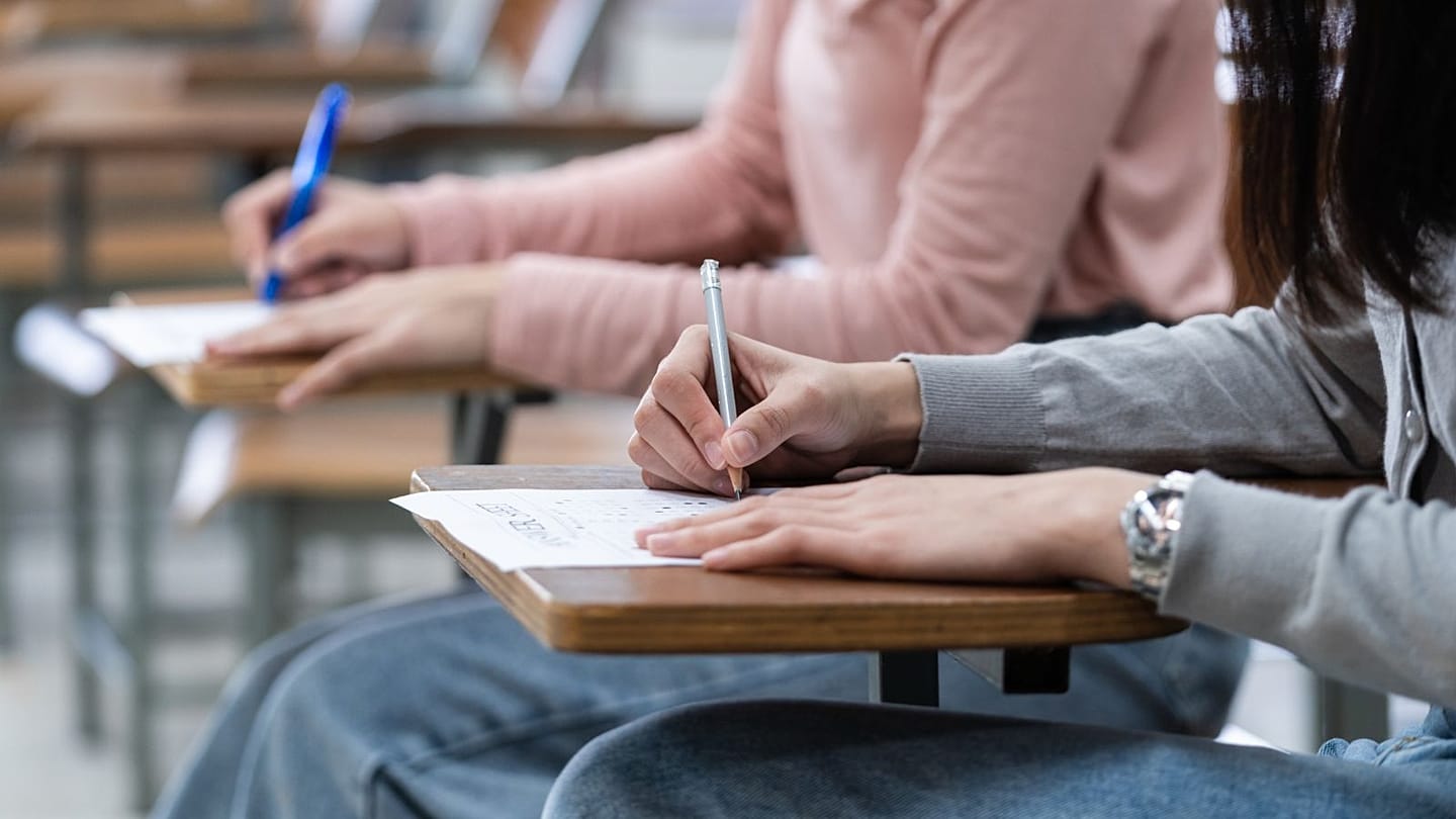 PISA 2022: Can European adults outscore 15-year-olds in maths and reading?