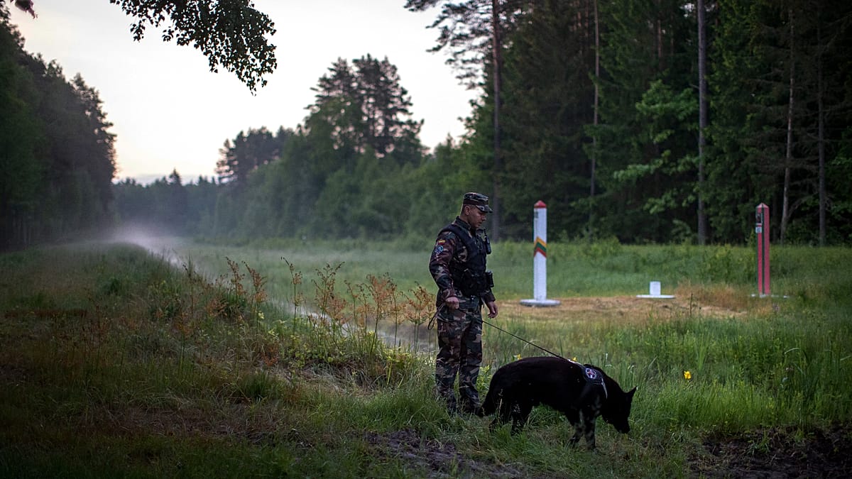 Poland and Lithuania draft joint evacuation plan for Baltic civilians