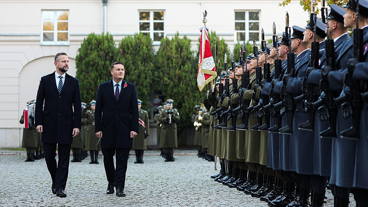 Poland and UK sign three-year defence pact amid Russian threats
