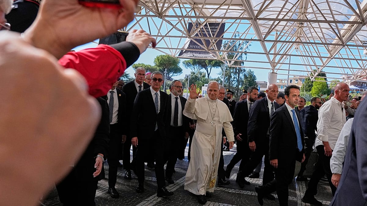 Pope Leo XIV enters Gemelli hospital for lung nodule surgery