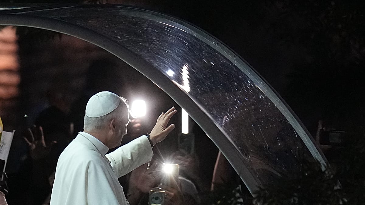 European Rituals Pope Leo XIV reaches Lourdes after record Paris Mass — European Pulse
