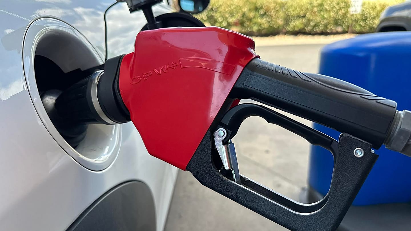 Portugal Fuel Prices Drop 12 Cents per Litre Starting Monday