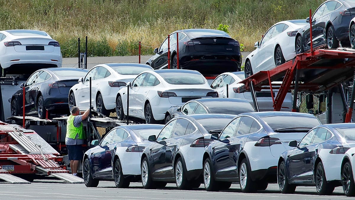 Portugal's August car sales jump as EVs capture over a third of market