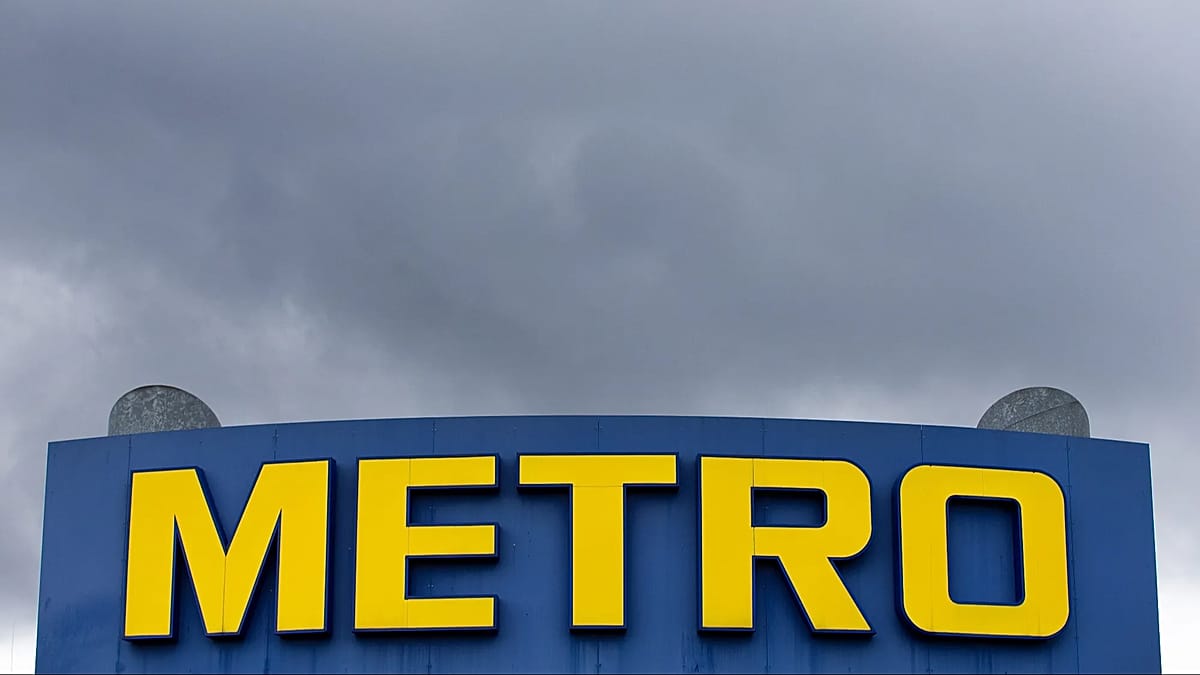 Putin seizes control of German retailer Metro's Russian operations
