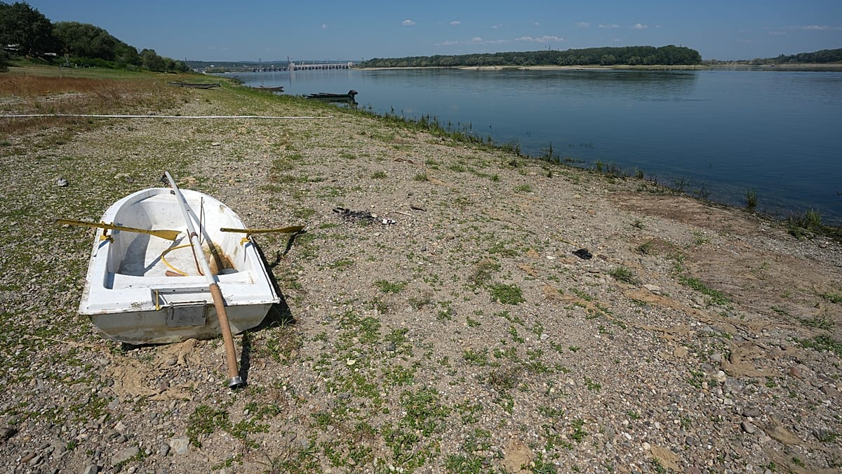 Record-low Danube strands boats and exposes sandbanks in Serbia